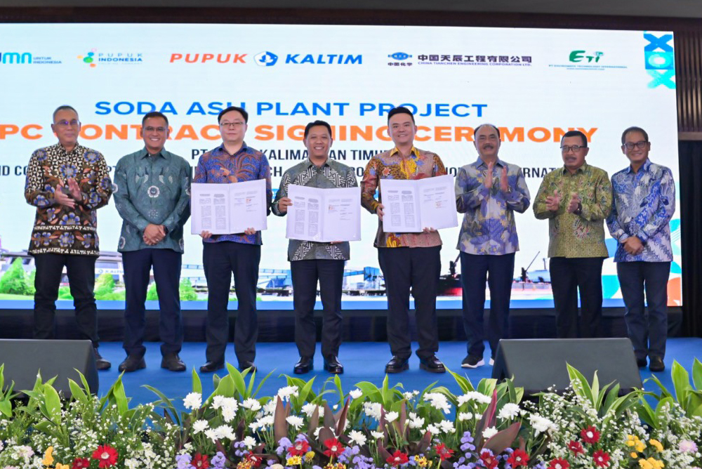 Pupuk Kaltim Resmi Tanda Tangan Kontrak EPC Pembangunan Pabrik Soda Ash